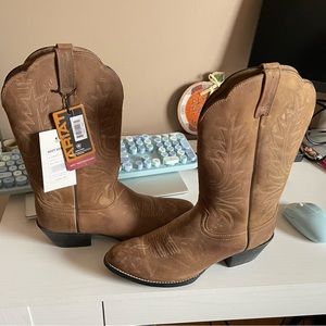 NWT Ariat boots
